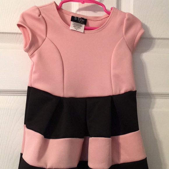 Pink and black dress - Picture 3 of 5